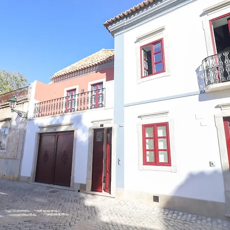 - Modern Design In Walled Old Town